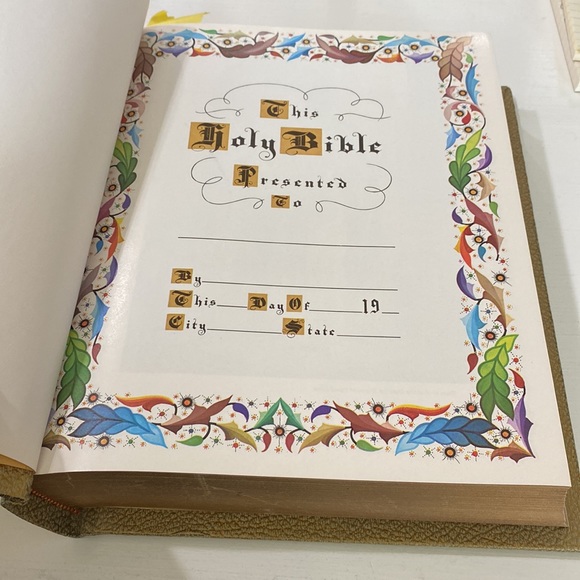 Vintage 1971 Heirloom Bible Publishers King James Heirloom Bible! - Picture 5 of 13